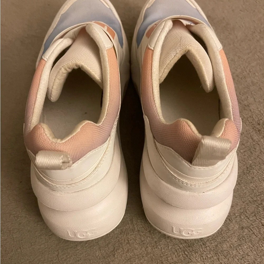 UGG Women Slip-On Sneakers - Picture 3 of 6